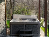 COZY Cabin with Hot Tub - Near all in Hocking Hills Hotels in Hocking County