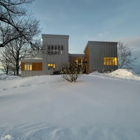 Luxury Mountain Top House , Hot Tub, Fire Pit & Panoramic Stratton Views