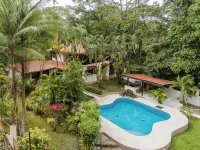 spacious and comfortable Villa with tropical charm and pool - Villas