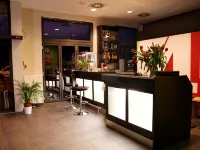H+ Hotel 4Youth Các khách sạn gần Công viên Mauerpark