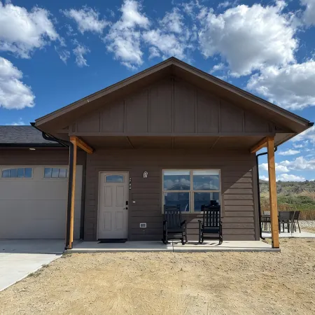Charming 2-bedroom house in Stevensville with AC, WiFi