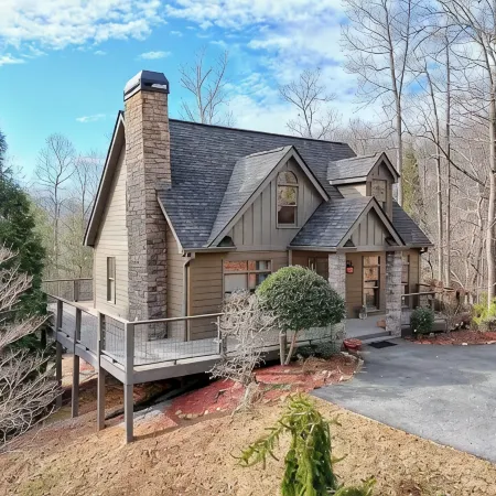 Cabin with Mountain & Lake Views, Fire Pit, WiFi, AC, EV Charger, Pond/Fountain