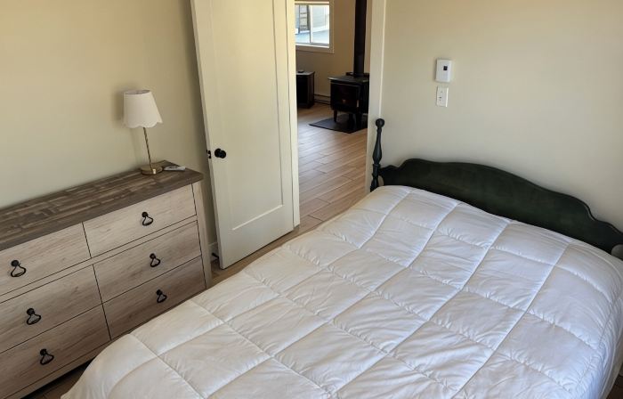 3 bdrm fully furnished cottage near the beach