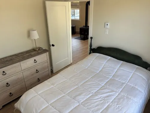 3 bdrm fully furnished cottage near the beach