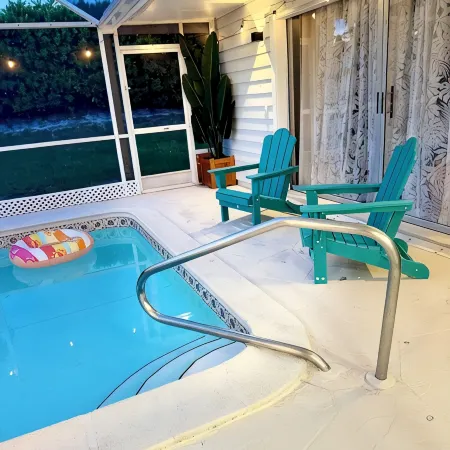 Family Home with Heated Pool in a Quiet Area