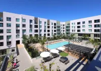 Resort-Style W/Pool, Gym&Parking near Disneyland - 5 stjerner