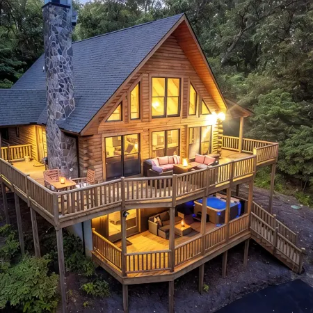 New Build! Log Cabin with Hot Tub in Wintergreen
