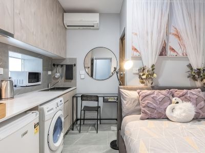 Cozy City Spot – Opposite Central, Easy Access to Sydney Icons