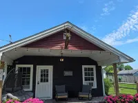 Enjoy the Lake Views from this adorable completely  remodeled home in Angola NY. Hotele w: Evans