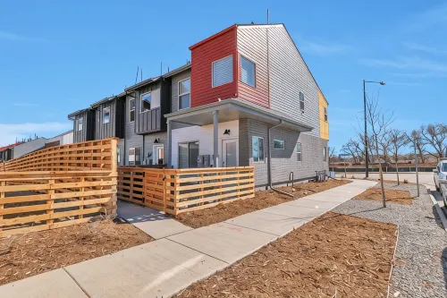Charming 3-bedroom, 4 Bath Townhome in Arvada, CO