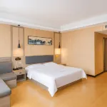 Huarong Jinghao Hotel