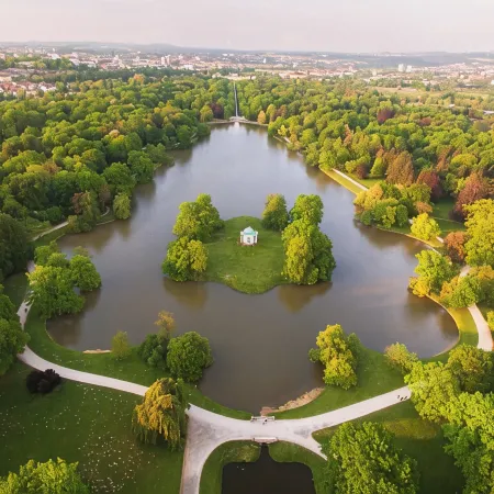 Unique Modern Nature Oasis in the City Center
