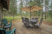 Spacious Sunriver retreat w/hot tub + bikes.  Family + Pet Friendly!