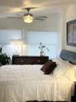 Chic studio A/C and WiFi in delightful Pompano Beach only 3 miles to the beach - Homestays