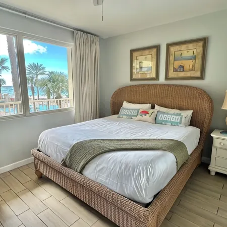 Gulf Front Condo---2nd FL --Reserved Parking