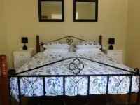 Great central location, one street back from the beach. Hotel a Geraldton