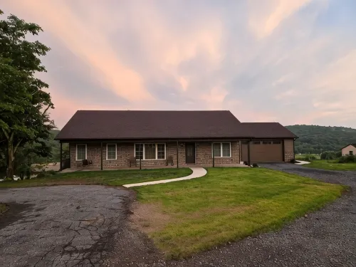 Just Like Home, brand new 2 bedroom rancher with full kitchen. - Homestays
