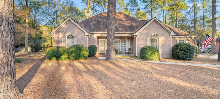 +Golf Cart +Jacuzzi + Ping Pong + 0.6 Miles to Historic Village and Pinehurst #2 Hotels in Pinehurst