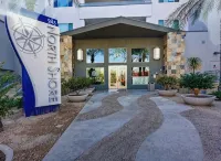 Luxury Charming 2-bedroom condo in Tempe Town Lake , pool, gym, car garage WiFi - balcony