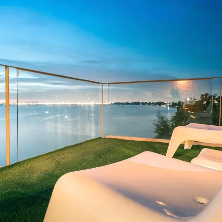 Exclusive Sandbox Beachfront Villa