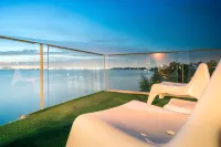 Exclusive Sandbox Beachfront Villa
