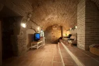 Roman Cave Suite * Flexible check-in
