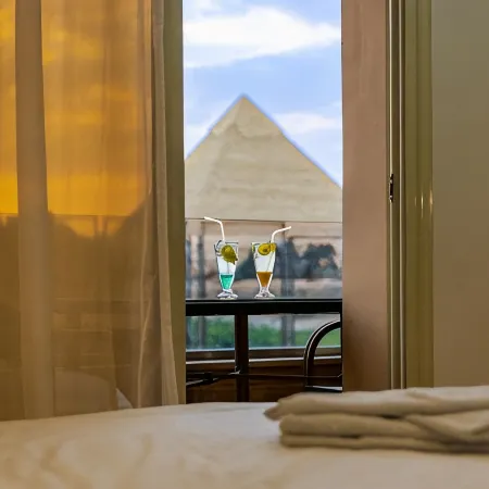 Pyramids Land Hotel
