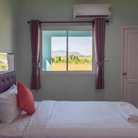 Anatasia Apartment Phuket Отели рядом с достопримечательностью «Памятник сестрам-героиням»