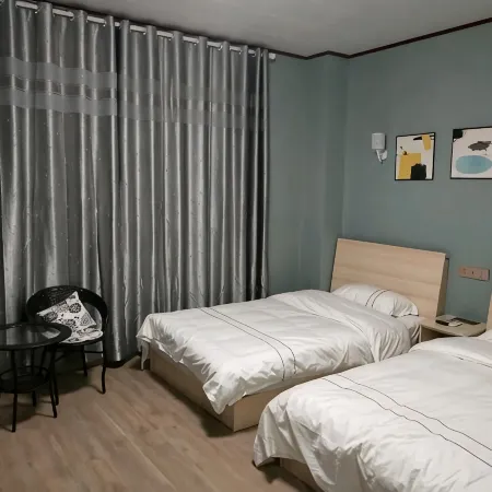 Guangde Youth Home Fashion Hotel