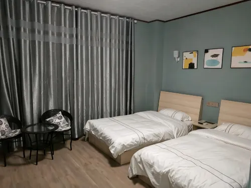 Guangde Youth Home Fashion Hotel