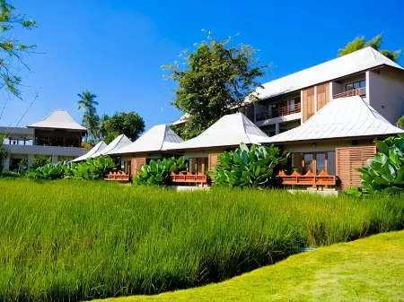 Yoma Hotel, Pai