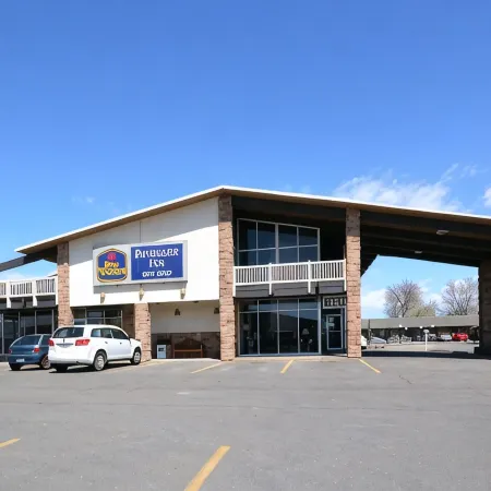 Dinosaur Inn & Suites