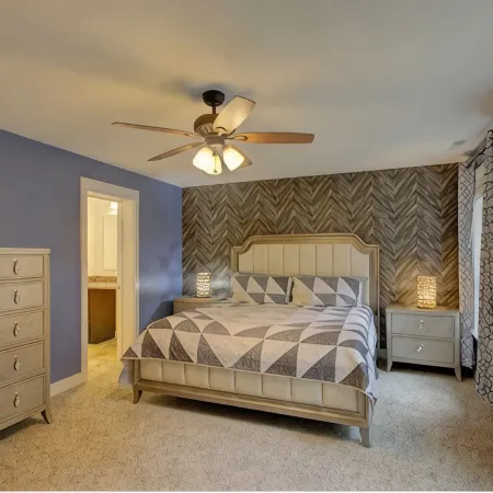 Lazy Bear - HotTub, Pet Friendly, Firepit, Game Room,Private home close to AVL.