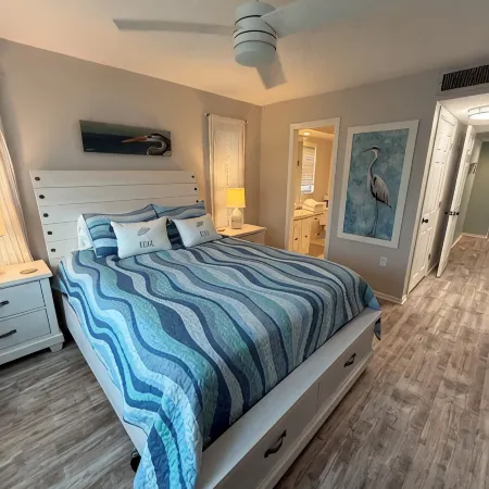 Island Time - 2 Minute Walk To The Beach & Heated Pool