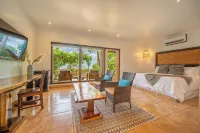 Private Luxurious Beachfront Villa with Chef, Household Staff, Concierge - 4 tähden