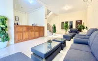 Amanah Hotel Syariah - 駐車場