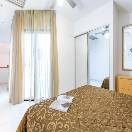 Hollywood Mirage - Excel Hotels & Resorts