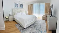 Fontainebleau Tresor Remodeled One-Bedroom Suite - Private Pools