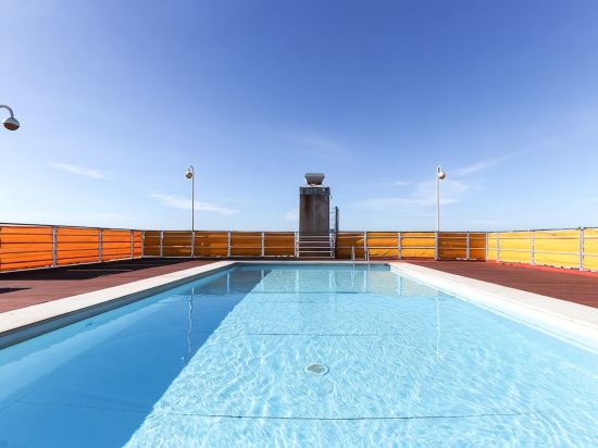 Lisbon Flower 360º - Your Lovely Flat with Pool and Parking
