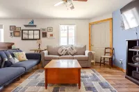 Cozy Cottage near downtown brings Georgetown Lake & Fairmont to your fingertips! - WiFi