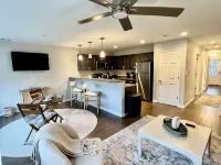 Sunsets at Angola on the Lake Charming 3-bedroom townhome Hotele w: Evans