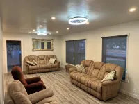 Refurnished and spacious 4 bedroom house, Sleeps 8!