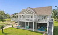 Lolli & Pops Beach House! 3min walk to the longest man-made Beach in the world! - Wifi