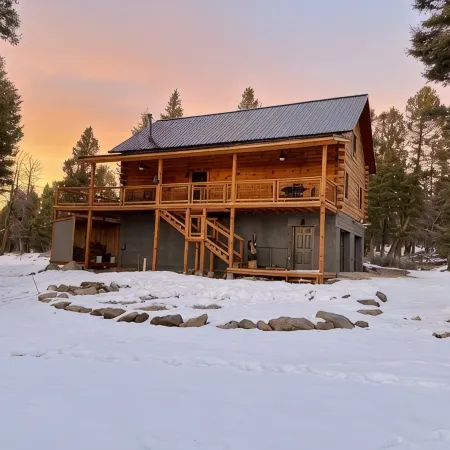 Bear Necessities Lodge on Ski Mtn • Wildlife & Private Acre
