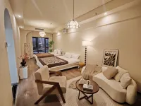 Jiang Yue-yi Jiang Jing Guesthouse (Hongya Cave Branch, Liberation Monument Pedestrian Street) - 2 stelle