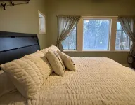Slopeside, ski-in, ski-out condo-perfectly set along run 24 at Peek'n'Peek! - Wi-Fi