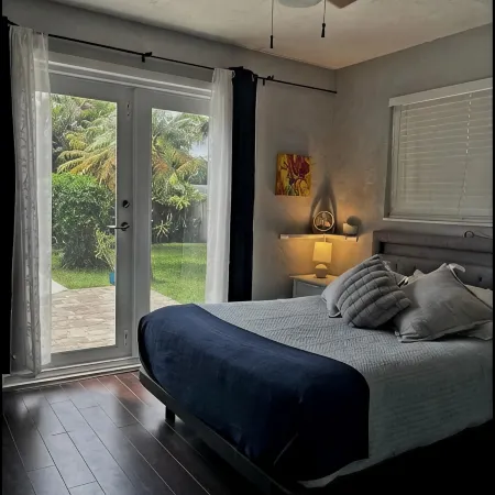 Heated Pool House with Wi-Fi parking available BBQ GRILL(private duplex house)