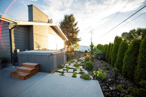 The Farmstead- Pool, Hot Tub, Firepit and Farm Fresh Eggs/Animals in Walla Walla - 4-Star