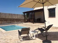 House in a Quiet Area with Private Swimming Pool - Wifi