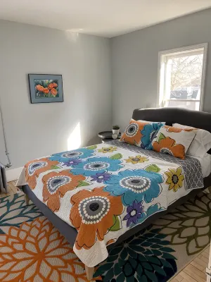 Cottage Just 2 Blocks to Beach and Town - 3つ星